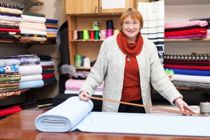 Jak wybrać gramaturę dresówki pętelki do bluz, spodni i sukienek